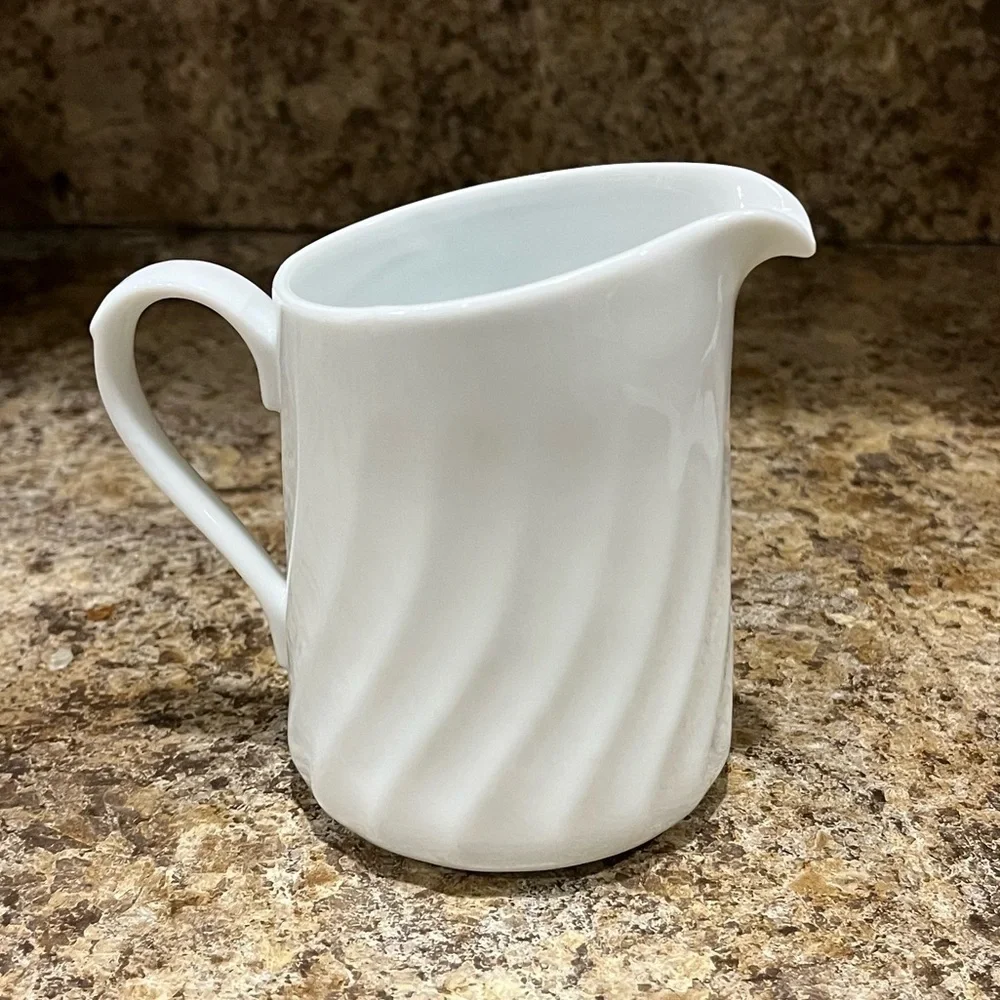 Elegant Vintage Corning Corelle White Creamer Pitcher